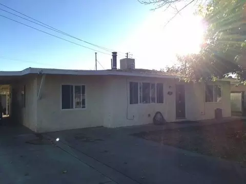 1220 E Lincoln Ave, Madera, CA 93638 photo 1