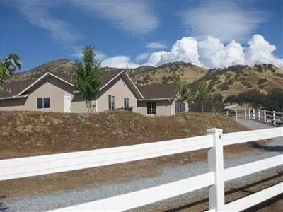 7248 Perlman Dr, Sanger, CA 93657 photo 1