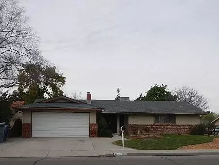 1041 Sierra Ave, Clovis, CA 93612 photo 1