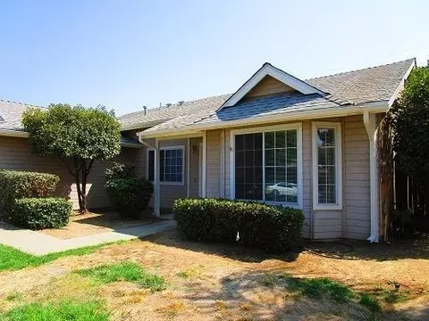 1524 University Ave, Madera, CA 93637 photo 1