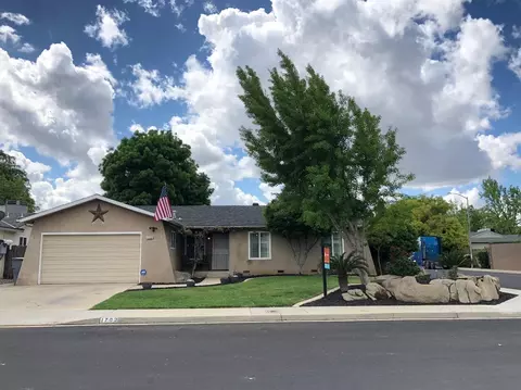 1702 Dennis Ave, Clovis, CA 93611 photo 1