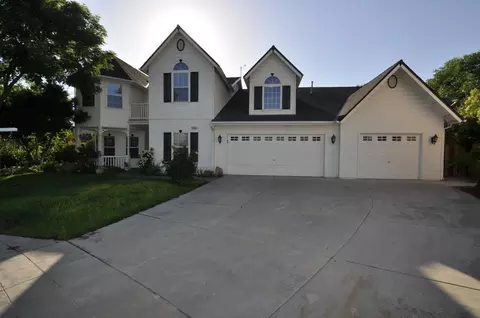 112 W Trenton Ave, Clovis, CA 93619 photo 1