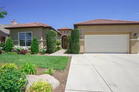 4762 N Waterside Dr, Clovis, CA 93619 photo 1