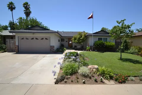 956 W National Ave, Clovis, CA 93612 photo 1