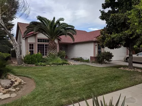 232 W Goshen Ave, Clovis, CA 93611 photo 1
