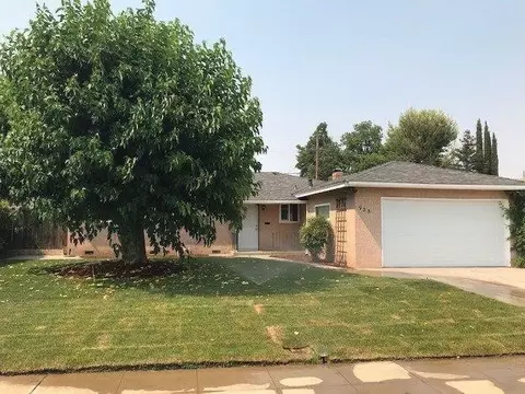 925 W San Gabriel Ave, Clovis, CA 93612 photo 1