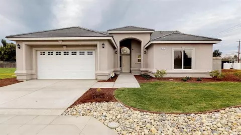 811 El Monte Ave, Madera, CA 93637 photo 1