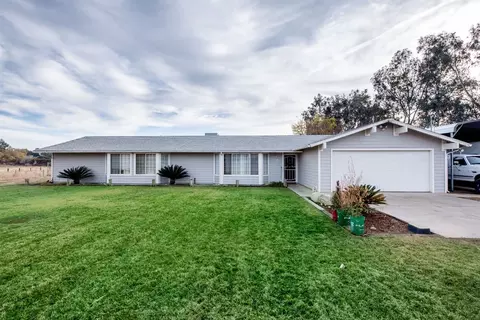 11825 E Shields, Sanger, CA 93657 photo 1