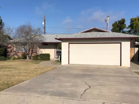 1402 Aspen St, Selma, CA 93662 photo 1