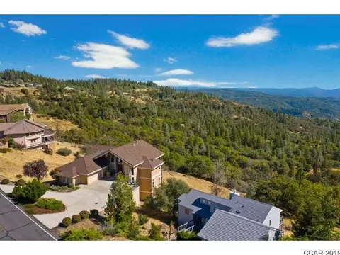 951 Sandalwood Dr, Murphys, CA 95247 photo 2