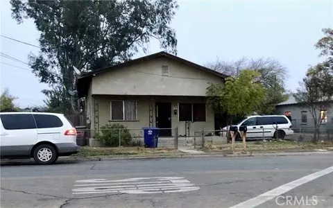 725 Vineyard Ave, Madera, CA 93638 photo 1