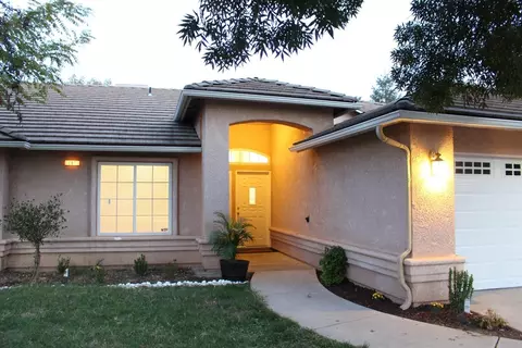 687 Sand Dollar Ct, Madera, CA 93637 photo 1