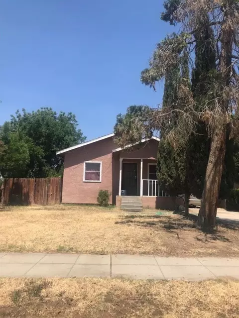 609 S B St, Madera, CA 93638 photo 1