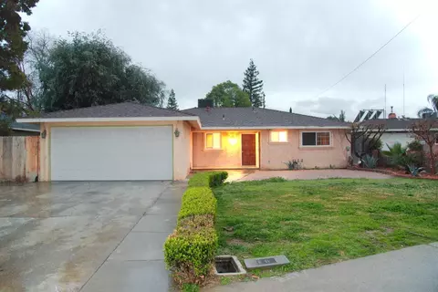 15417 W C St, Kerman, CA 93630 photo 1