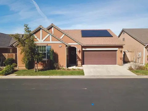 3835 Chessa Ln, Clovis, CA 93619 photo 1