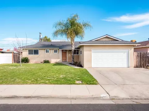 71 W San Gabriel Ave, Clovis, CA 93612 photo 1