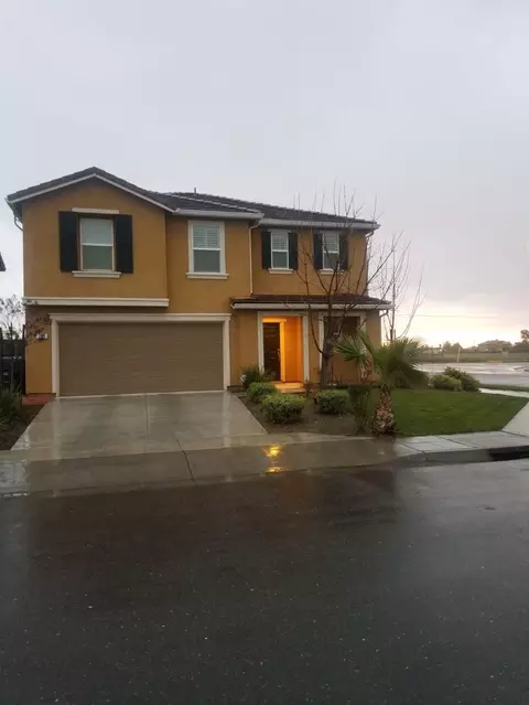 791 Kiwi St, Madera, CA 93638 photo 1