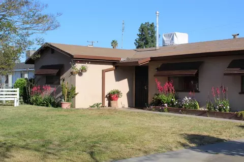8716 E Khan St, Selma, CA 93662 photo 1