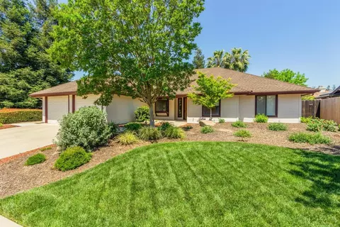 1917 Ashcroft Ave, Clovis, CA 93611 photo 1