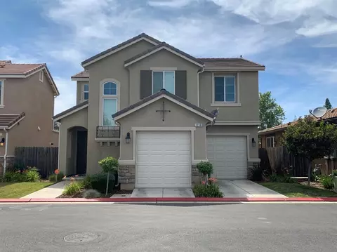 3236 Monterosa Ln, Clovis, CA 93619 photo 1
