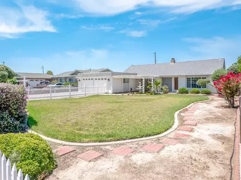 473 W Deodar Ln, Lemoore, CA 93245 photo 1