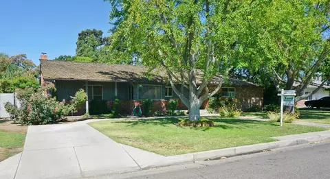 300 N Schnoor, Madera, CA 93637 photo 1