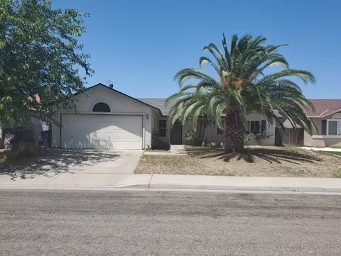 311 Madrid Ln, Madera, CA 93637 photo 1