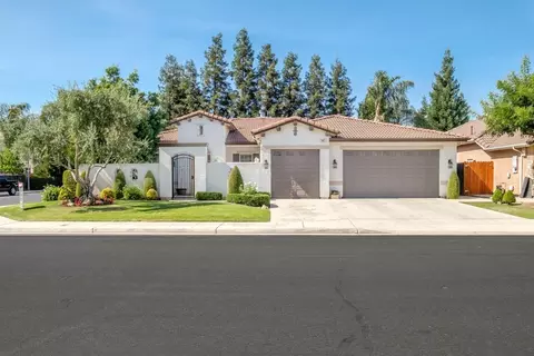 83 W Bedford Ave, Clovis, CA 93611 photo 1