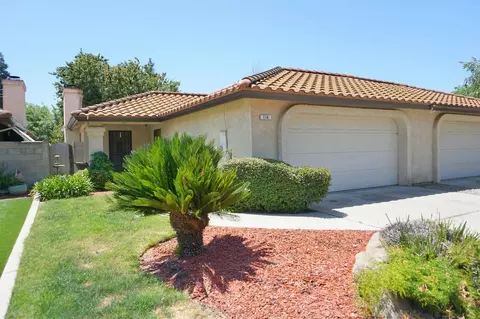 114 Prince Ln, Madera, CA 93637 photo 1