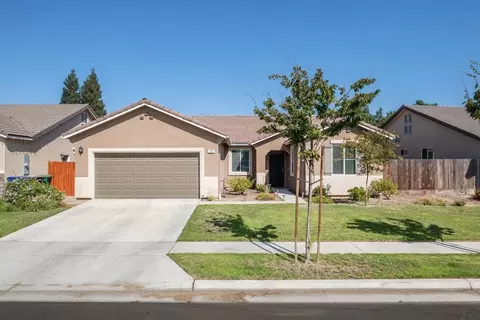 332 Camelia Ave, Sanger, CA 93657 photo 1