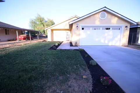 321 Wallace Ave, Madera, CA 93638 photo 1