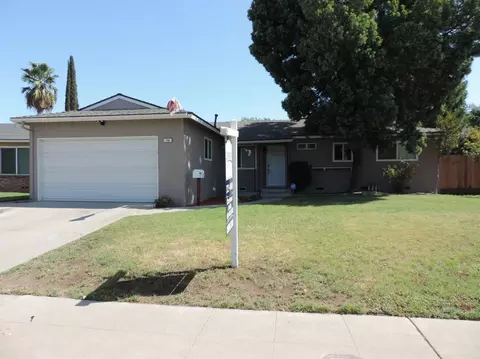 256 W Richert Ave, Clovis, CA 93612 photo 1