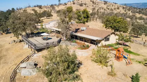 23653 Loper Valley Ln, Prather, CA 93651 photo 1