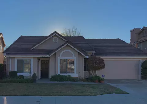 860 N Bush Ave, Clovis, CA 93611 photo 1