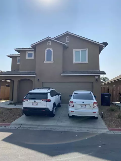 1496 Pine St, Dinuba, CA 93618 photo 1