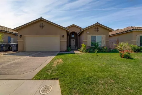 2670 Cherry Tree Dr, Madera, CA 93637 photo 1