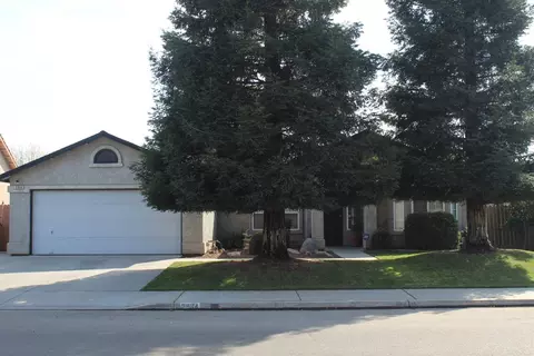2964 Oak St, Madera, CA 93637 photo 1