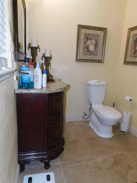 116 N A St, Madera, CA 93638 photo 7