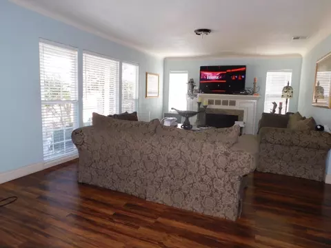 116 N A St, Madera, CA 93638 photo 3