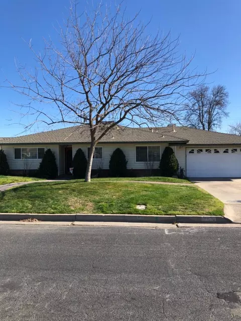 713 Orchard Ave, Madera, CA 93637 photo 1