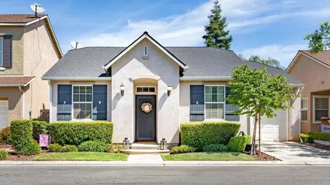 55 W Brittany, Clovis, CA 93619 photo 1