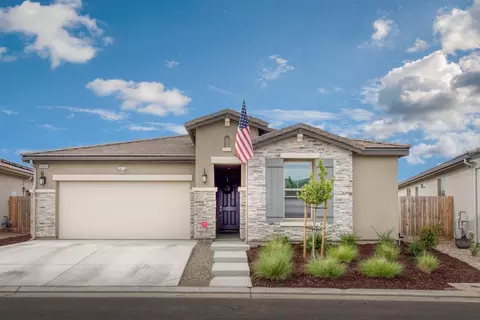 3830 Leigh Ln, Clovis, CA 93619 photo 1