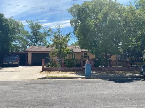 304 Lilly St, Madera, CA 93638 photo 1