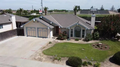 343 Carmel Dr, Kerman, CA 93630 photo 1
