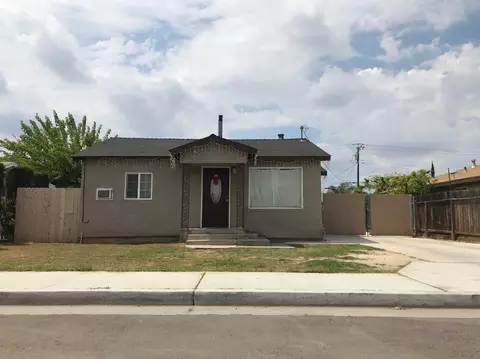 1337 J St, Sanger, CA 93657 photo 1