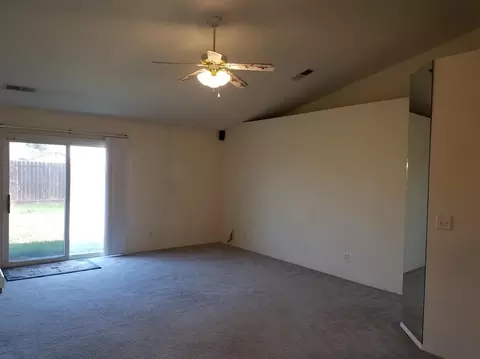 450 Quality Ave, Sanger, CA 93657 photo 2