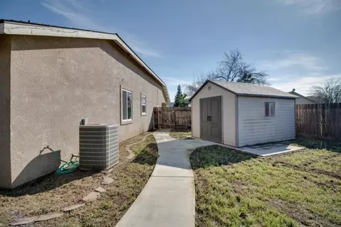 520 E Ferguson Ct, Visalia, CA 93292 photo 22