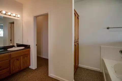 520 E Ferguson Ct, Visalia, CA 93292 photo 17
