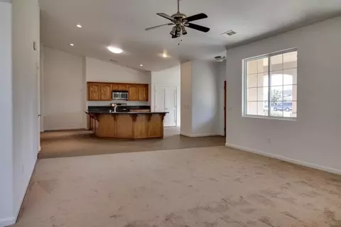 520 E Ferguson Ct, Visalia, CA 93292 photo 3