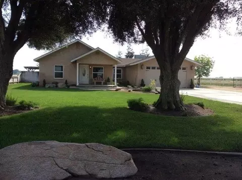 5430 N Madera Ave, Kerman, CA 93630 photo 1